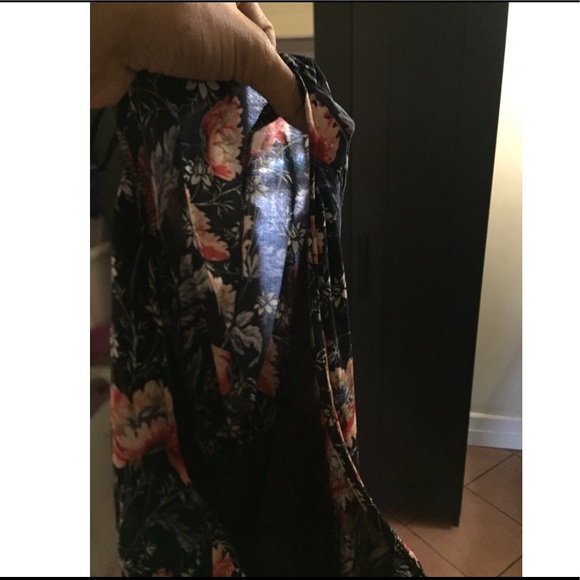 💕SOLD💕Blue Floral Zara Dress - Picture 3 of 5